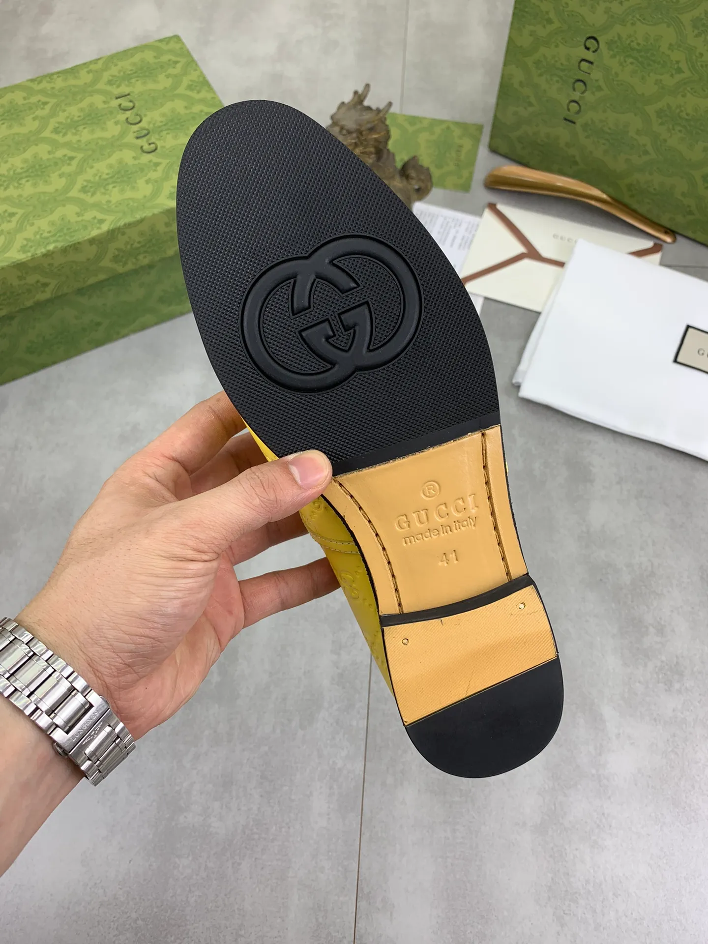 Men's Men's Shoes 💰P500💰【New Style】Water-dyed Niuli Gucci's most popular selection of lazy slip-on leather shoes (Gucci) official website latest Gucci lazy leather shoes, hot style 💥 simple and elegant style, exclusive for trendy men. Unique official website latest brand original double G embossing Elements 👑 Original Gucci decoration, fashionable and elegant, fabric original calfskin ✅ fully imported first-layer cowhide lining, official website designated wear-resistant, rubber business outsole, classic model taken at the counter in real life 🎬38-44 Various colors available